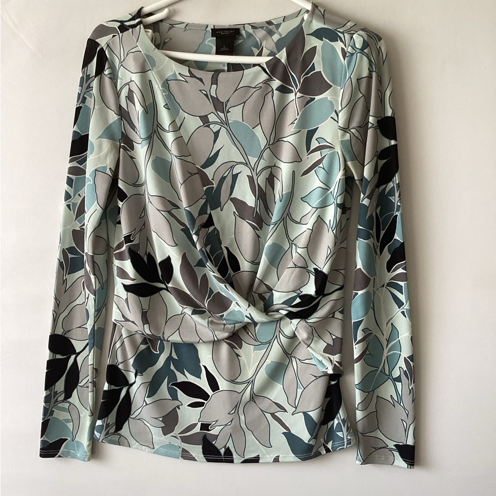 Ann Taylor factory long sleeve pullover Floral Print Top